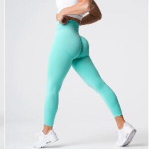 NWOT NVGTN Mint Curve Seamless Leggings M